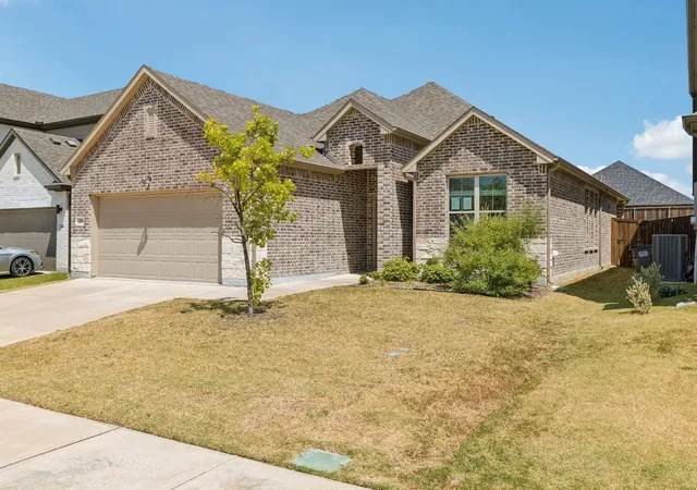Photo 2 of Single family home for sale at 395 Waters Ridge Dr, Lavon, TX 75166 | MLS# 21364423 | Listing updated on 2026-08-29
