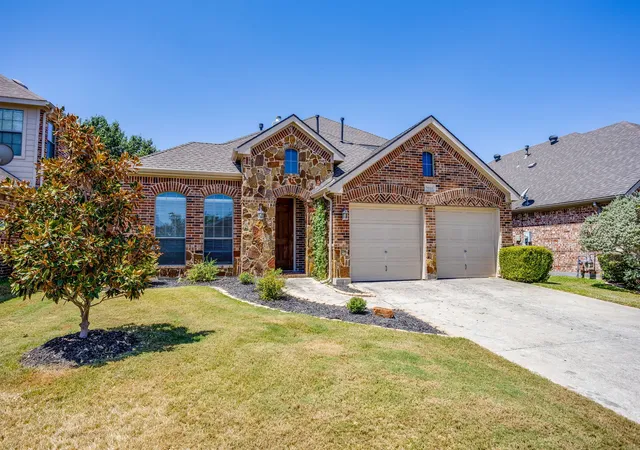 Photo 3 of Single family home for sale at 7023 Beacon Dr, Grand Prairie, TX 75054 | MLS# 21335127 | Listing updated on 2026-08-20