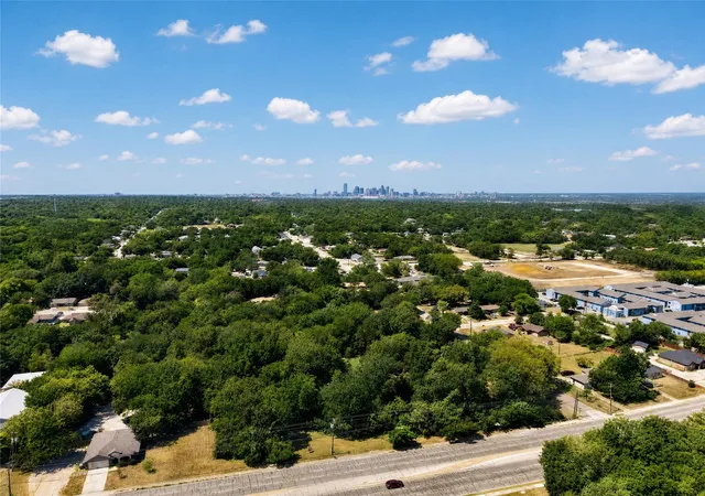 Photo 3 of Land for sale at 2633 E Ledbetter Dr, Dallas, TX 75216 | MLS# 21364577 | Listing updated on 2026-08-20