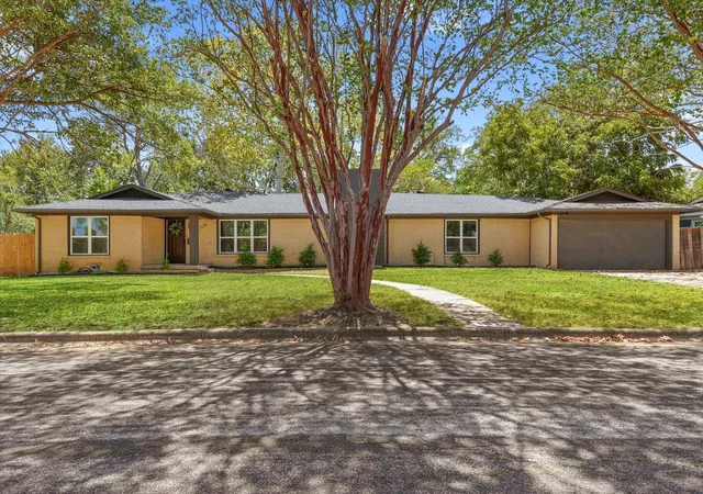 Photo 3 of Single family home for sale at 7320 Briley Dr, North Richland Hills, TX 76180 | MLS# 21364495 | Listing updated on 2026-08-30