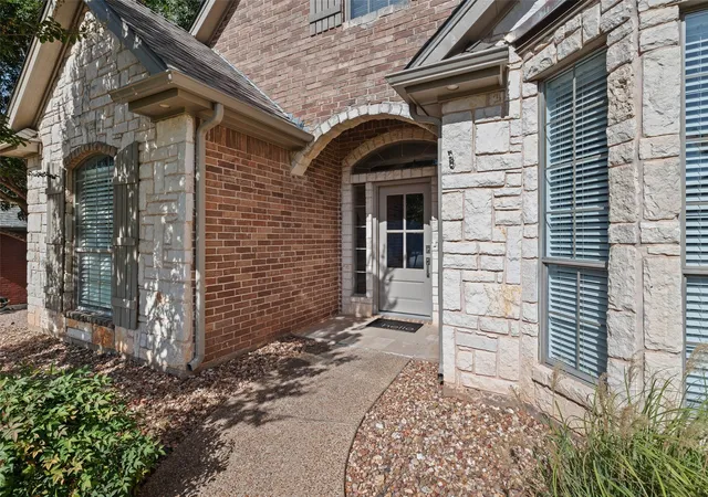 Photo 2 of Sale Pending at 9106 Bellechase Dr, Granbury, TX 76049 | MLS# 21363416 | Listing updated on 2026-08-26