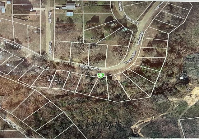 Photo 3 of Sale Pending at 188 Baywood Blvd, Mabank, TX 75156 | MLS# 21364188 | Listing updated on 2026-10-02