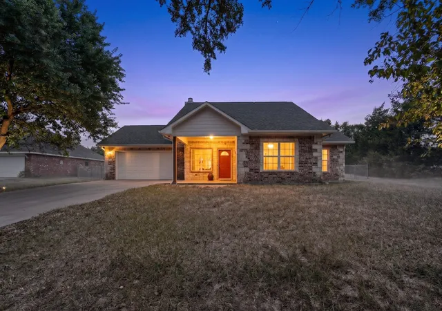 Photo 1 of Single family home for sale at 4014 Cox St, Sherman, TX 75090 | MLS# 21364627 | Listing updated on 2026-09-15