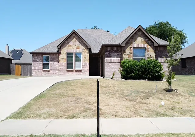 Photo 3 of Single family home for sale at 221 Anthony Ln, Red Oak, TX 75154 | MLS# 21364631 | Listing updated on 2026-10-03