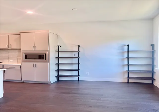 Photo 4 of Townhouse for sale at 1771 Mccoy St #205, Dallas, TX 75204 | MLS# 21364626 | Listing updated on 2026-08-20