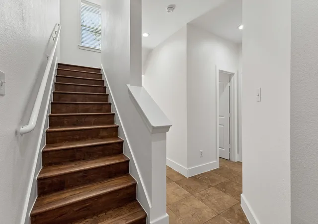 Photo 3 of Condo for sale at 4211 Rawlins St #418, Dallas, TX 75219 | MLS# 21348820 | Listing updated on 2026-09-27
