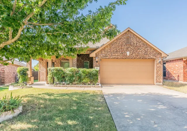 Photo 1 of Single family home for sale at 813 Andrews Ct, Anna, TX 75409 | MLS# 21363170 | Listing updated on 2026-08-22