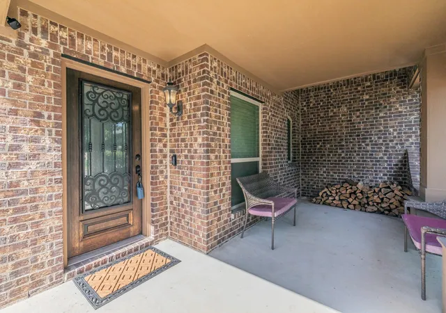 Photo 2 of Single family home for sale at 813 Andrews Ct, Anna, TX 75409 | MLS# 21363170 | Listing updated on 2026-08-22