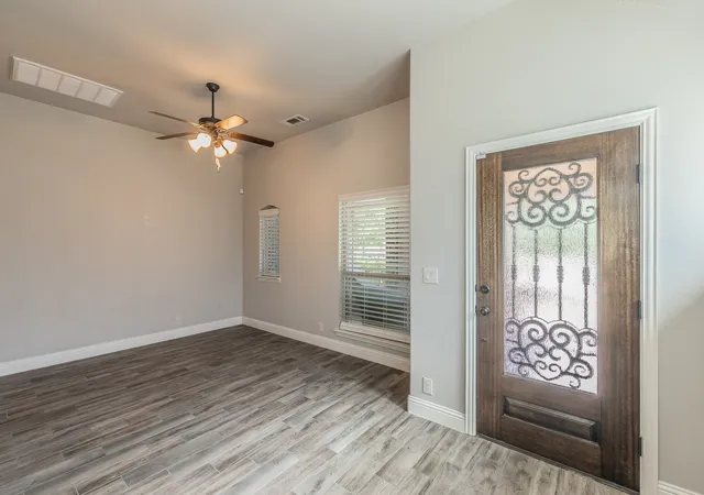Photo 3 of Single family home for sale at 813 Andrews Ct, Anna, TX 75409 | MLS# 21363170 | Listing updated on 2026-08-22