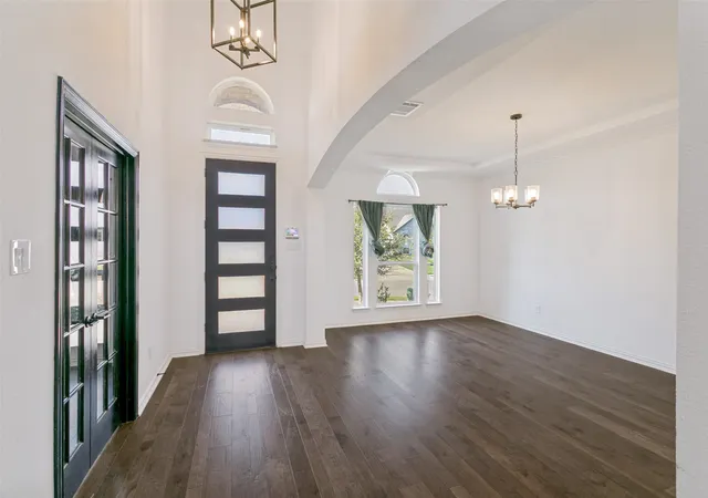 Photo 2 of Single family home for sale at 309 Lovett Ln, Burleson, TX 76028 | MLS# 21362233 | Listing updated on 2026-08-20
