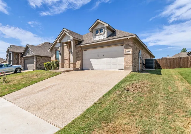 Photo 2 of Single family home for sale at 509 Paso Fino St, Waco, TX 76706 | MLS# 21358355 | Listing updated on 2026-09-23