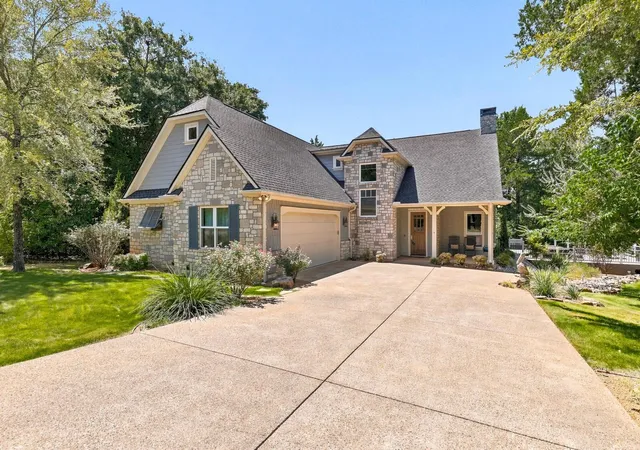 Photo 2 of Single family home for sale at 107 Memorial St, Gordonville, TX 76245 | MLS# 21361600 | Listing updated on 2026-08-30