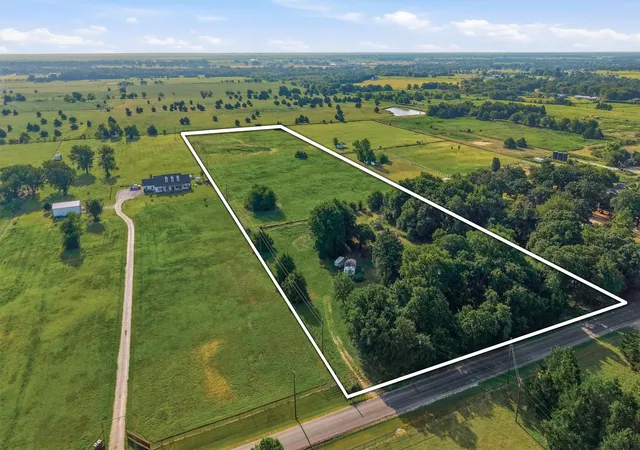 Photo 1 of Land for sale at 1614 W Line Rd, Whitesboro, TX 76273 | MLS# 21355395 | Listing updated on 2026-08-20