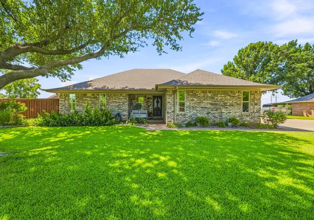 Photo 1 of Single family home for sale at 136 Chaparral Dr, Graham, TX 76450 | MLS# 21361121 | Listing updated on 2026-09-18