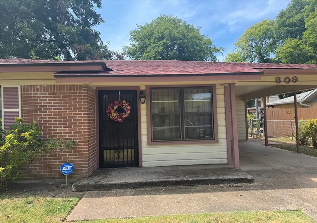 Photo 1 of Sale Pending at 809 Navaho, Shreveport, LA 71107 | MLS# 21364778 | Listing updated on 2026-08-26
