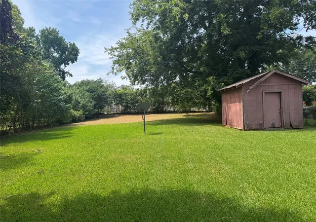 Photo 3 of Sale Pending at 809 Navaho, Shreveport, LA 71107 | MLS# 21364778 | Listing updated on 2026-08-26