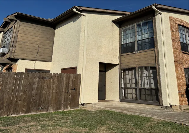Photo 1 of Condo for sale at 611 Oriole Blvd #1404, Duncanville, TX 75116 | MLS# 21363439 | Listing updated on 2026-08-28