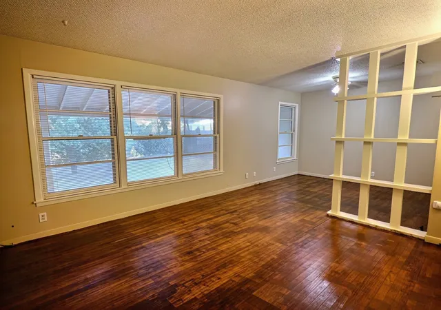 Photo 3 of Single family home for sale at 2207 4Th St, Brownwood, TX 76801 | MLS# 21364781 | Listing updated on 2026-09-23