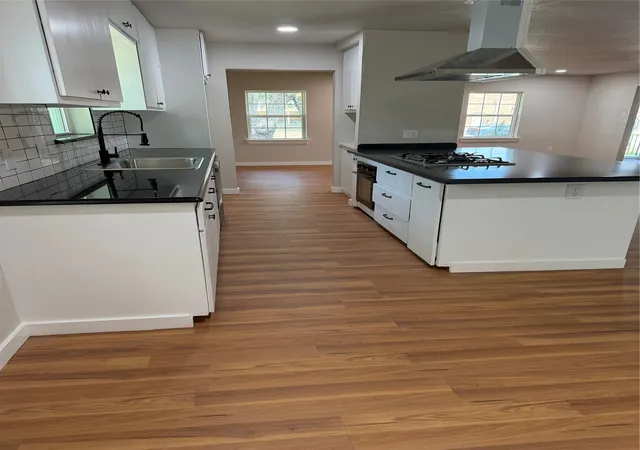 Photo 2 of Sale Pending at 1818 Walnut Ave, Carrollton, TX 75006 | MLS# 21364782 | Listing updated on 2026-09-18