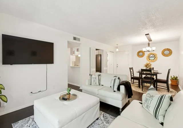 Listing Photo 4 - Condo for sale in building located at 4845 Cedar Springs Rd, Dallas, TX 75219 - Unit #173