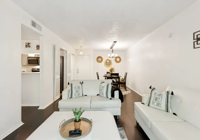 Listing Photo 5 - Condo for sale in building located at 4845 Cedar Springs Rd, Dallas, TX 75219 - Unit #173