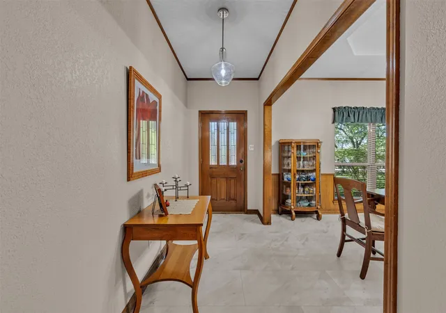 Photo 3 of Sale Pending at 204 Fairway Dr, Willow Park, TX 76087 | MLS# 21363432 | Listing updated on 2026-08-29