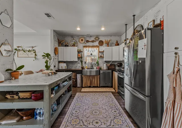 Photo 3 of Single family home for sale at 2640 Morgan Dr, Dallas, TX 75241 | MLS# 21364621 | Listing updated on 2026-08-20