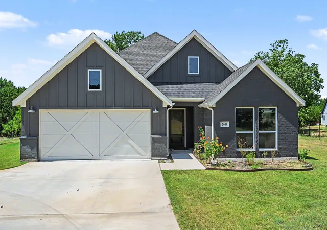 Photo 3 of Single family home for sale at 2044 Redemption Dr, Weatherford, TX 76088 | MLS# 21359190 | Listing updated on 2026-08-28