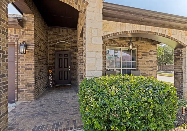 Photo 2 of Single family home for sale at 8200 Misty Water Dr, Fort Worth, TX 76131 | MLS# 21363728 | Listing updated on 2026-08-23