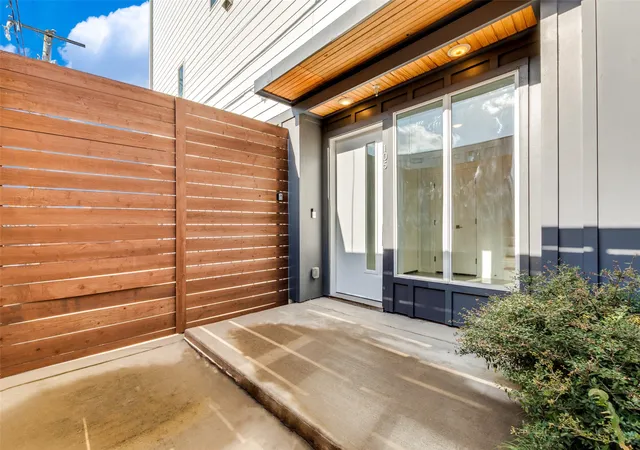 Photo 1 of Condo for sale at 1505 N Garrett Ave #105, Dallas, TX 75206 | MLS# 21364796 | Listing updated on 2026-08-20