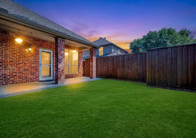 Photo 2 of Single family home for sale at 14687 Holly Leaf Dr, Frisco, TX 75035 | MLS# 21355164 | Listing updated on 2026-08-22