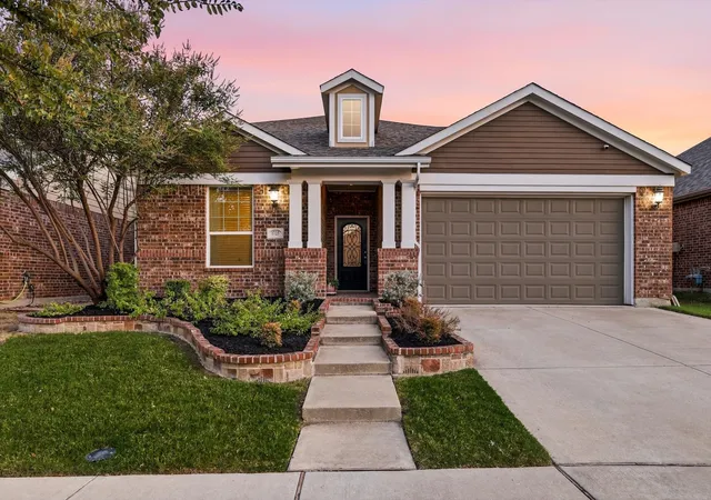 Photo 2 of Sale Pending at 1725 Kaiser Cvs, Argyle, TX 76226 | MLS# 21364470 | Listing updated on 2026-08-31