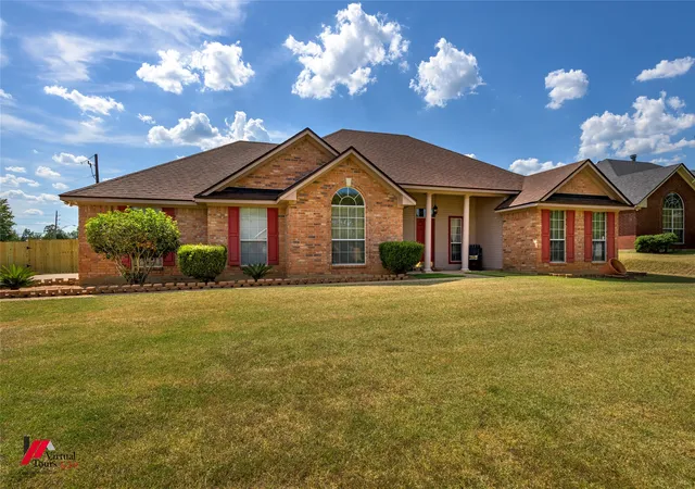 Photo 2 of Sale Pending at 9826 Hastings Ct, Shreveport, LA 71118 | MLS# 21364440 | Listing updated on 2026-08-24