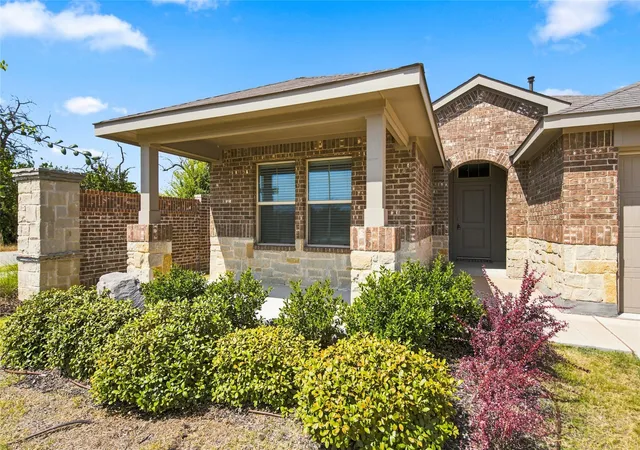Photo 2 of Single family home for sale at 5912 Piedrosa Ct, Argyle, TX 76226 | MLS# 21358939 | Listing updated on 2026-08-20