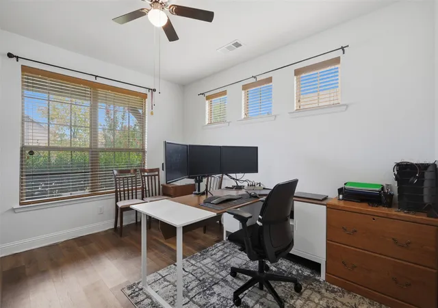 Photo 3 of Single family home for sale at 5501 Tuxbury Pond Dr, Fort Worth, TX 76179 | MLS# 21364581 | Listing updated on 2026-08-20