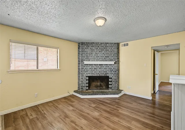 Photo 2 of Single family home for sale at 125 Allencrest Dr, Fort Worth, TX 76108 | MLS# 21363026 | Listing updated on 2026-08-20