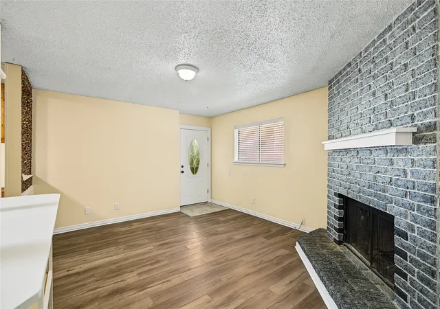 Photo 4 of Single family home for sale at 125 Allencrest Dr, Fort Worth, TX 76108 | MLS# 21363026 | Listing updated on 2026-08-20