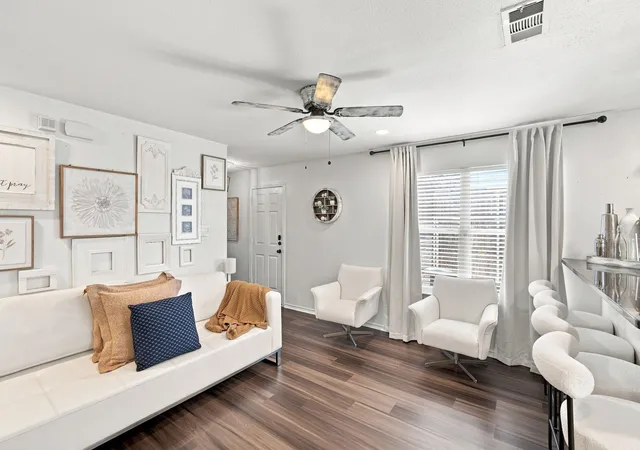 Photo 3 of Single family home for sale at 1910 Mcbroom St, Dallas, TX 75212 | MLS# 21362059 | Listing updated on 2026-10-07