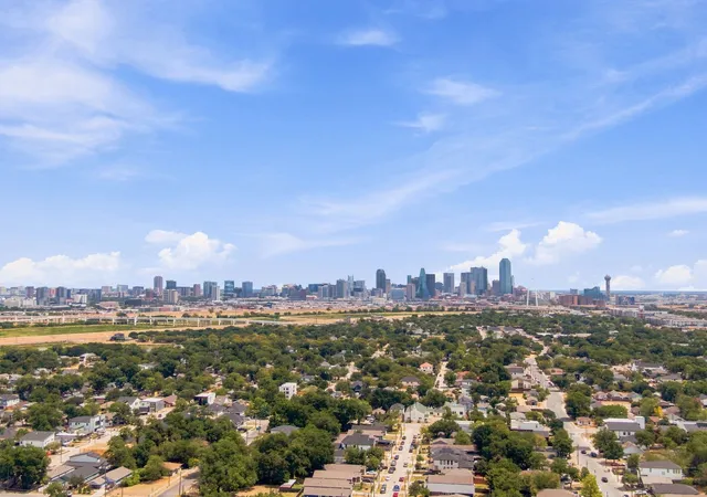 Photo 4 of Single family home for sale at 1910 Mcbroom St, Dallas, TX 75212 | MLS# 21362059 | Listing updated on 2026-10-07