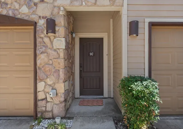 Photo 3 of Condo for sale at 2410 S 2nd St #947, Waco, TX 76706 | MLS# 21363625 | Listing updated on 2026-08-20