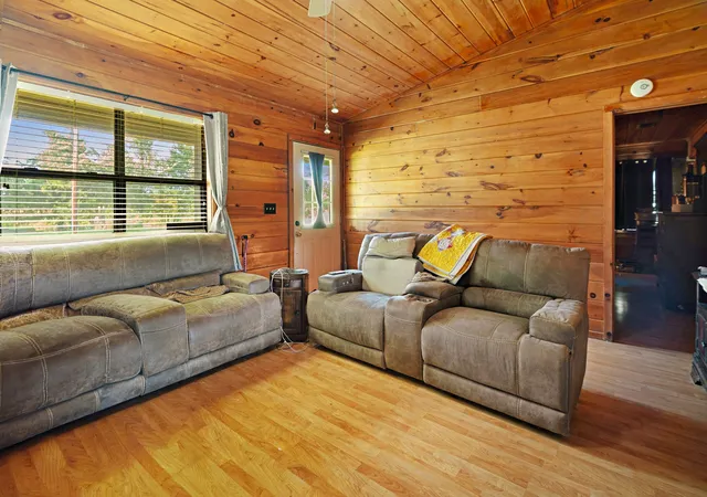 Photo 3 of Single family home for sale at 1251 County Road 2232, Detroit, TX 75436 | MLS# 21364519 | Listing updated on 2026-08-21