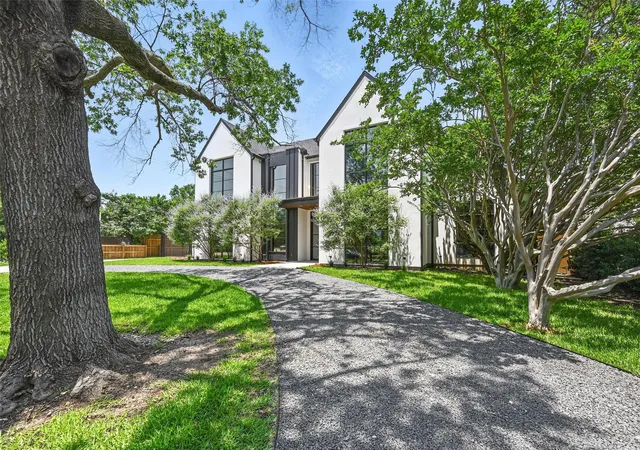 Photo 3 of Mansion for sale at 4207 Valley Ridge Rd, Dallas, TX 75220 | MLS# 21364861 | Listing updated on 2026-09-03