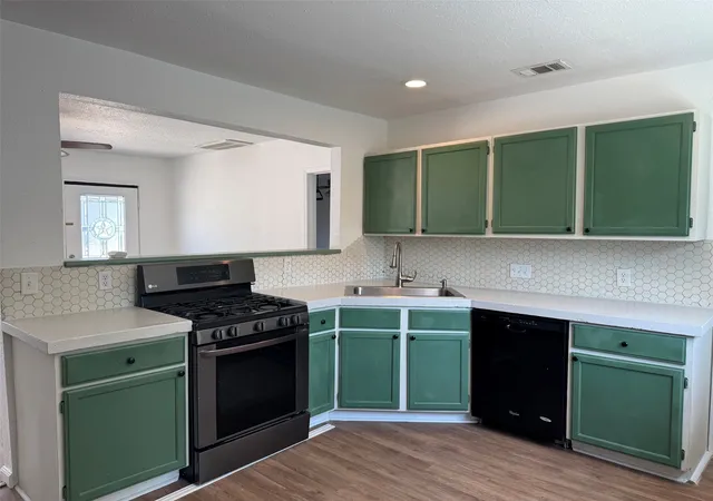 Photo 4 of Single family home for sale at 804 E Hook St, Stephenville, TX 76401 | MLS# 21364454 | Listing updated on 2026-08-20
