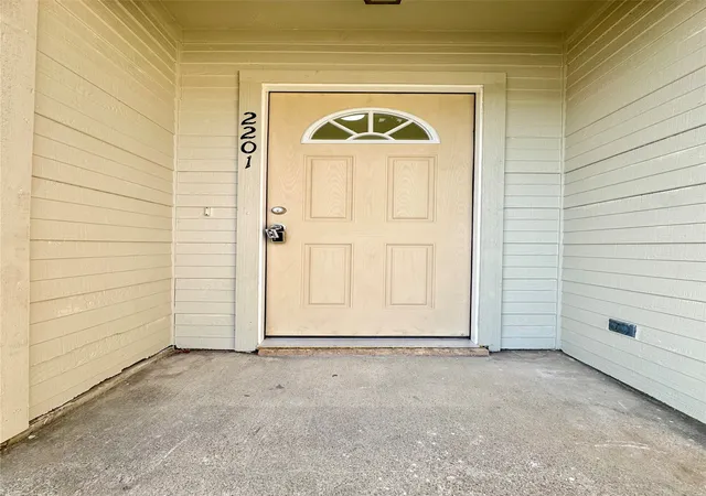 Photo 3 of Multi family home for sale at 2201/2203 Summer Pl Dr, Arlington, TX 76014 | MLS# 21364733 | Listing updated on 2026-09-22