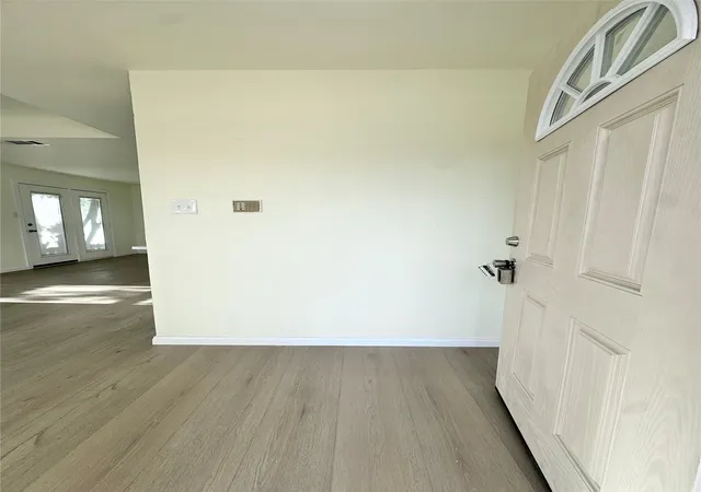 Photo 3 of House for sale at 2201/2203 Summer Pl Dr, Arlington, TX 76014 | MLS# 21364733 | Listing updated on 2026-09-22