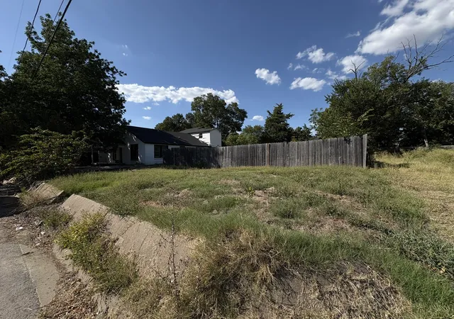 Photo 3 of Land for sale at 713 E Jefferson St, Waxahachie, TX 75165 | MLS# 21364883 | Listing updated on 2026-08-20