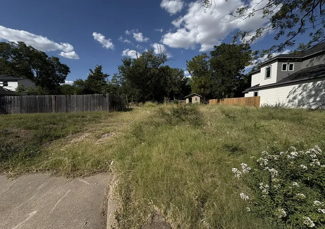 Photo 4 of Land for sale at 713 E Jefferson St, Waxahachie, TX 75165 | MLS# 21364883 | Listing updated on 2026-08-20