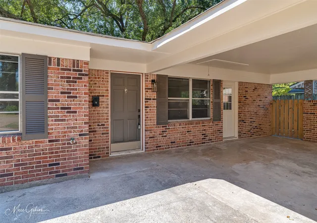 Photo 3 of Single family home for sale at 505 Meadowbrook Ln, Shreveport, LA 71105 | MLS# 21364888 | Listing updated on 2026-08-29