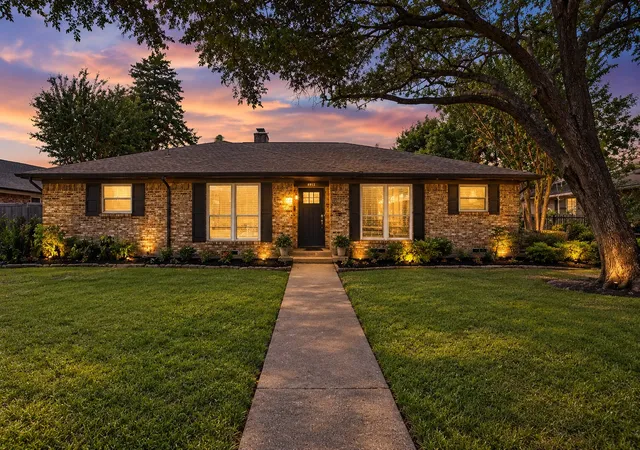 Photo 2 of Single family home for sale at 4915 Hovenkamp Dr, Dallas, TX 75227 | MLS# 21360606 | Listing updated on 2026-10-02