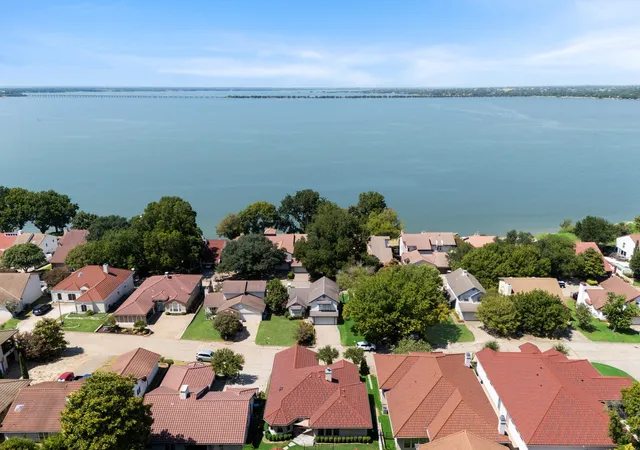Photo 2 of Single family home for sale at 3605 Highpoint Dr, Rockwall, TX 75087 | MLS# 21363932 | Listing updated on 2026-08-30